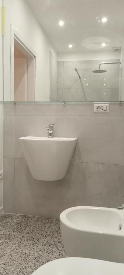 Cinghiale Bianco Apartment Cagliari Luaran gambar
