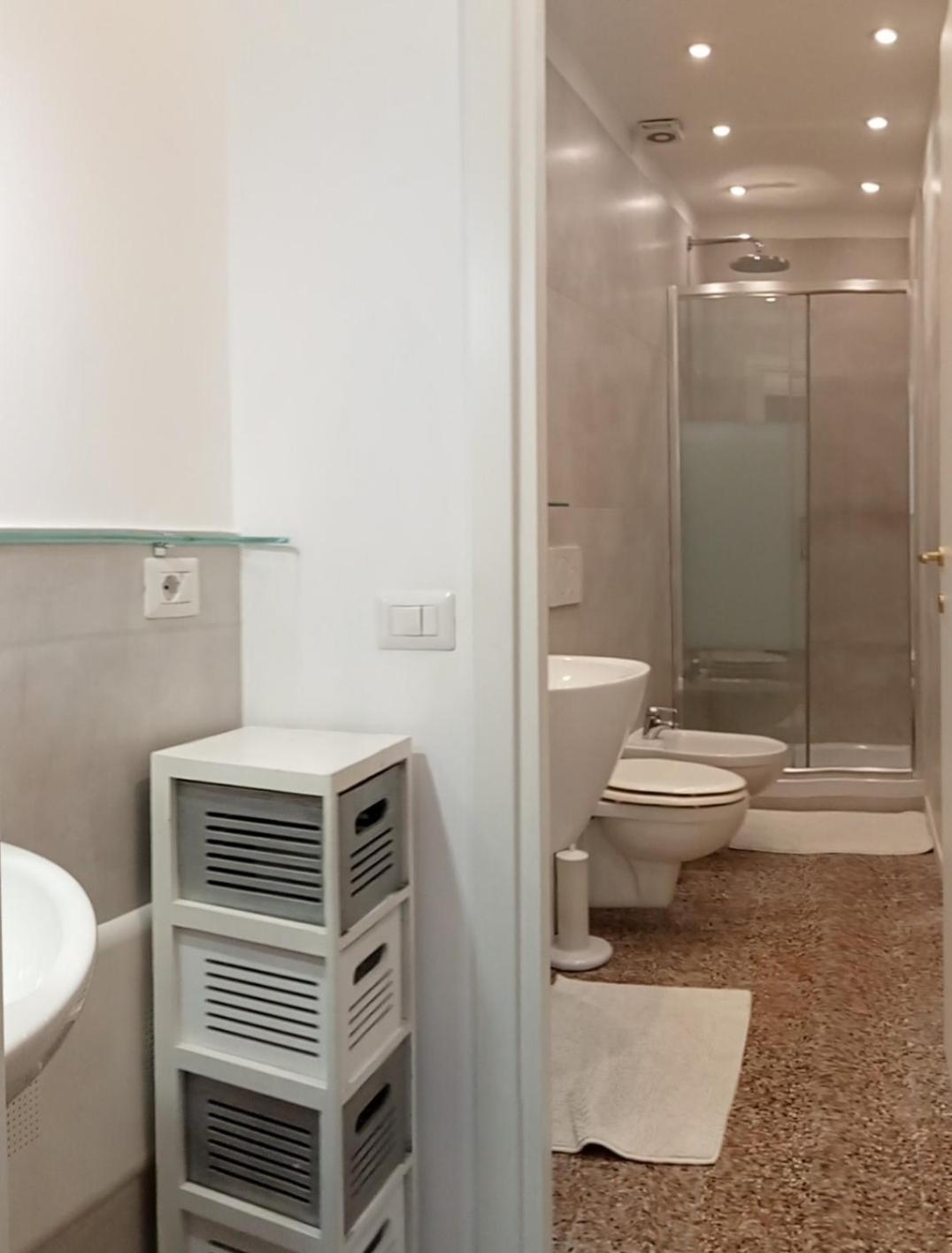 Cinghiale Bianco Apartment Cagliari Luaran gambar